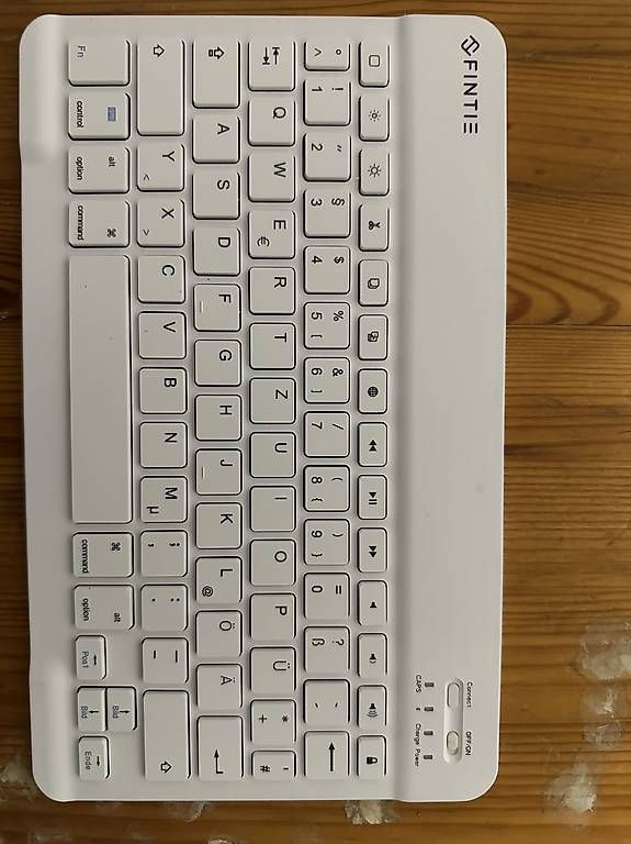 Claviers: 2 IPad Tastaturen  – D'occasion à Muttenz par anna123 1