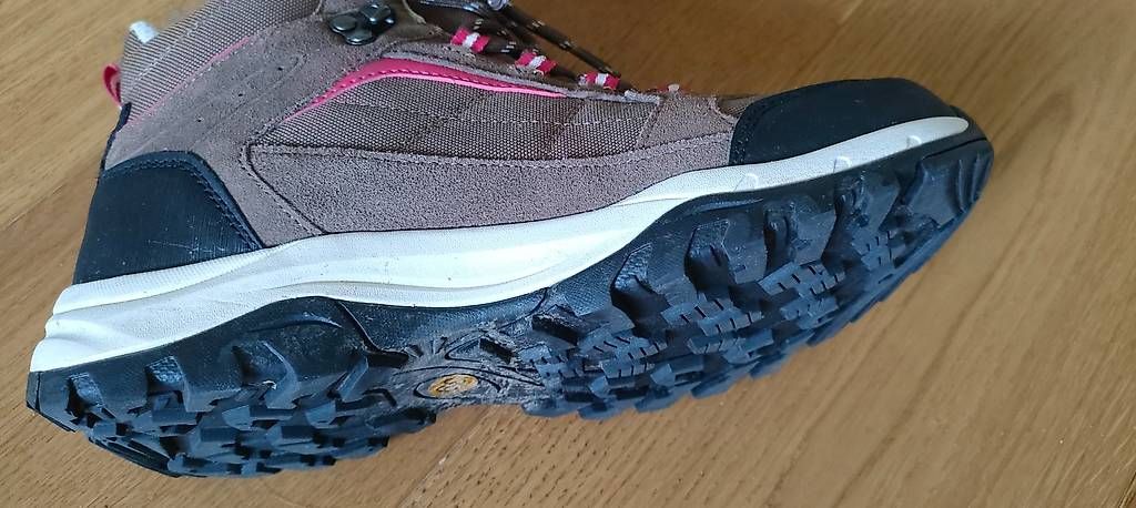 Scarpe da donna: Wanderschuhe leicht / halbhoch - neuwertig – Nuovo (secondo la descrizione) da Kilchberg ZH venduto da evahug 1