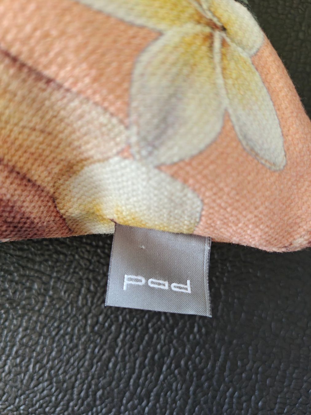 Kissen: Pod Kissen Set Blumenmuster Textil – Gebraucht aus Basel von jos_2z5q 1