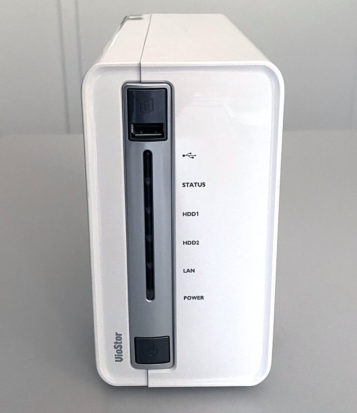 Qnap Server: QNAP Network Video Recorder - VioStor NVR VS-2108L – Usato da Müntschemier venduto da wayllu