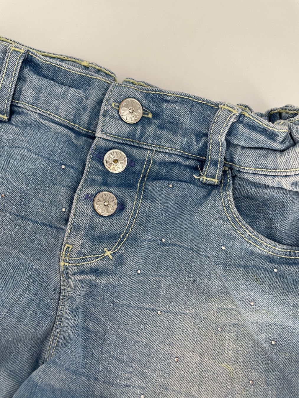 Pantaloni: Mädchen Jeans Shorts Gr. 116 mit Strass – Usato da Auenstein venduto da moin. 1