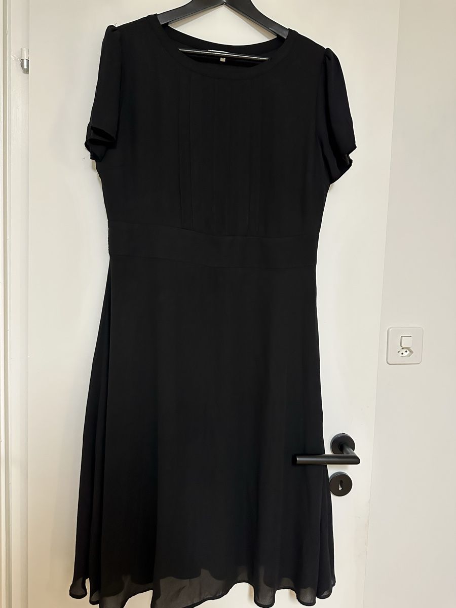 Vestiti: Kleid Gr 42 – Usato da Volketswil venduto da Sina008
