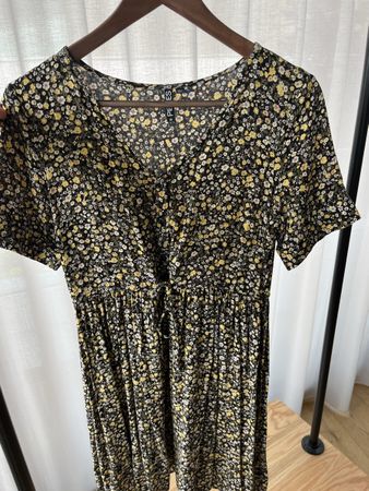 Schönes Damen Kleid, Blumenmuster XS