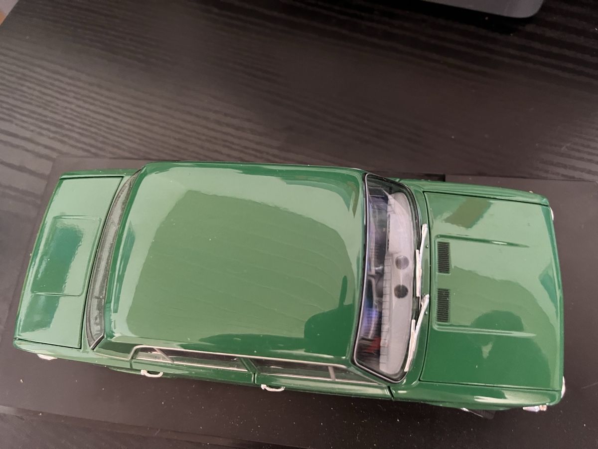 Fiat Modellini d'auto: Fiat 124.   1:18 – Nuovo (secondo la descrizione) da Rümlang venduto da Papamoll4 8
