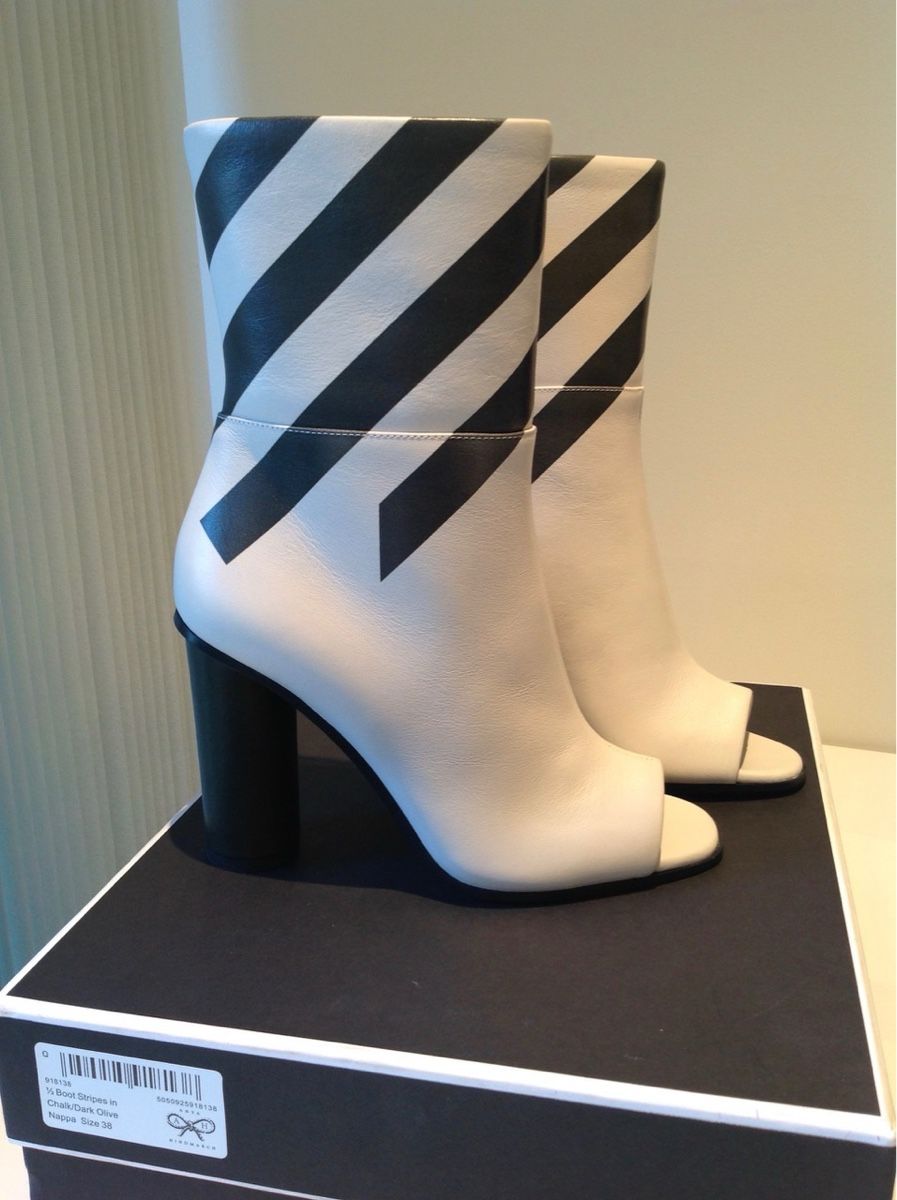 Anya Hindmarch Damenschuhe: Anya Hindmarch open toe boots Size 38 – Neu und originalverpackt aus Freienbach von cri_9kly