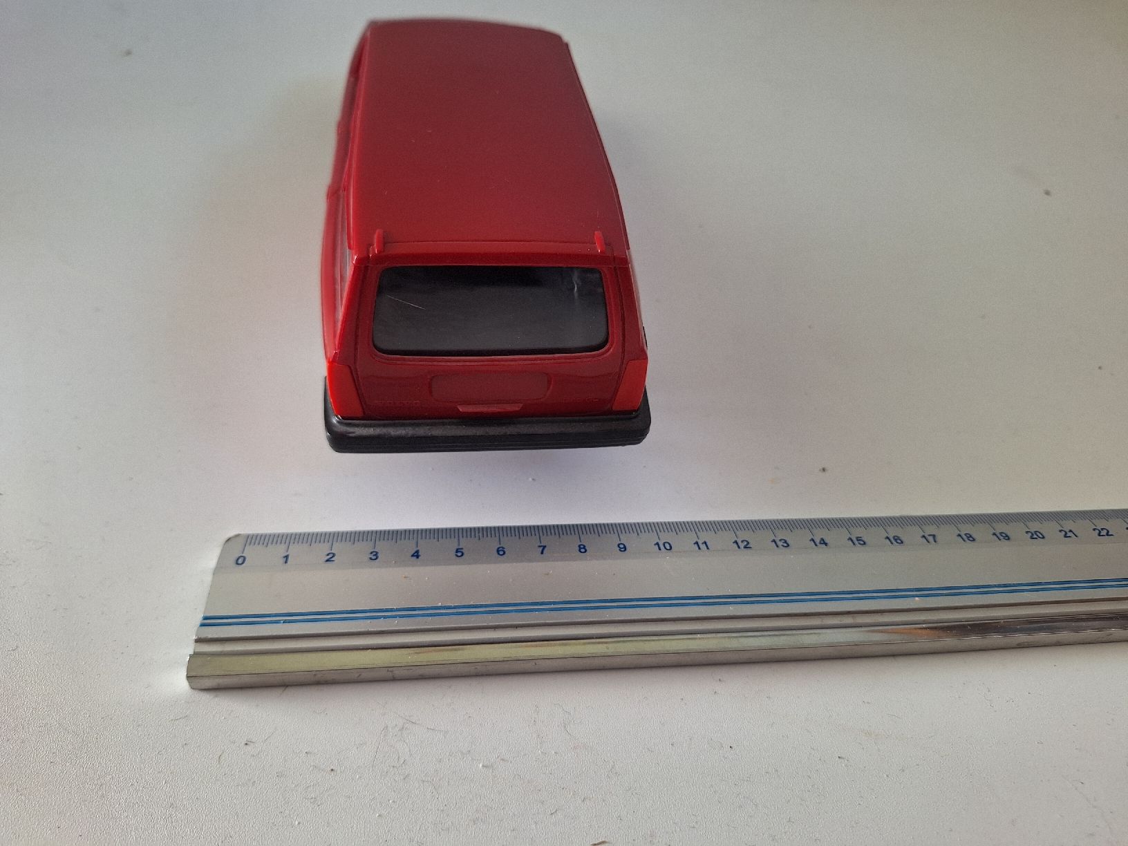 Volvo Modellini d'auto: Volvo 245 GL Modellauto – Usato da Künten venduto da Dfog 3