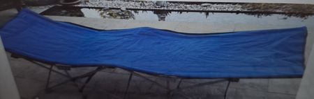 Bequeme Camping Sonnenliege, ideal für den Sommer, Blau