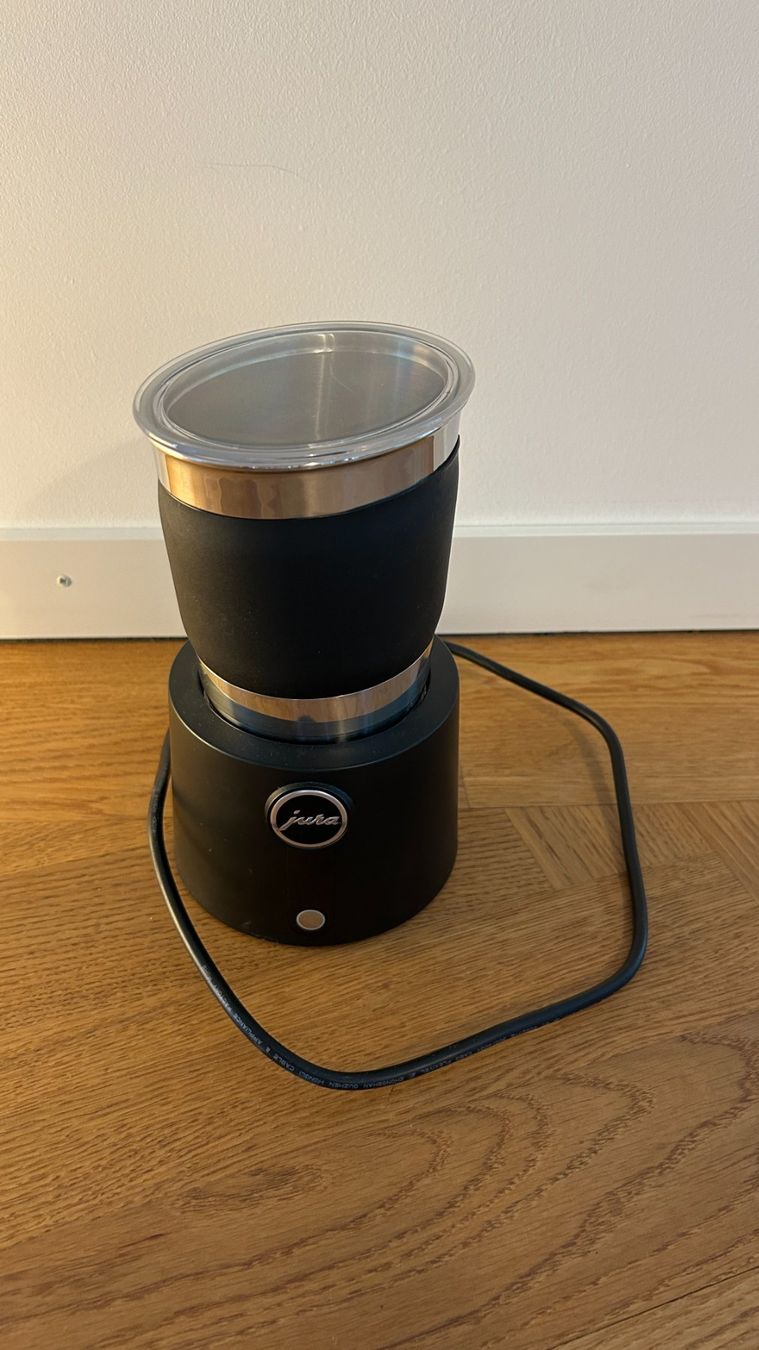 Jura Elettrodomestici da cucina: Jura Milchschäumer Hot & Cold – Usato da Zürich venduto da vivamatu