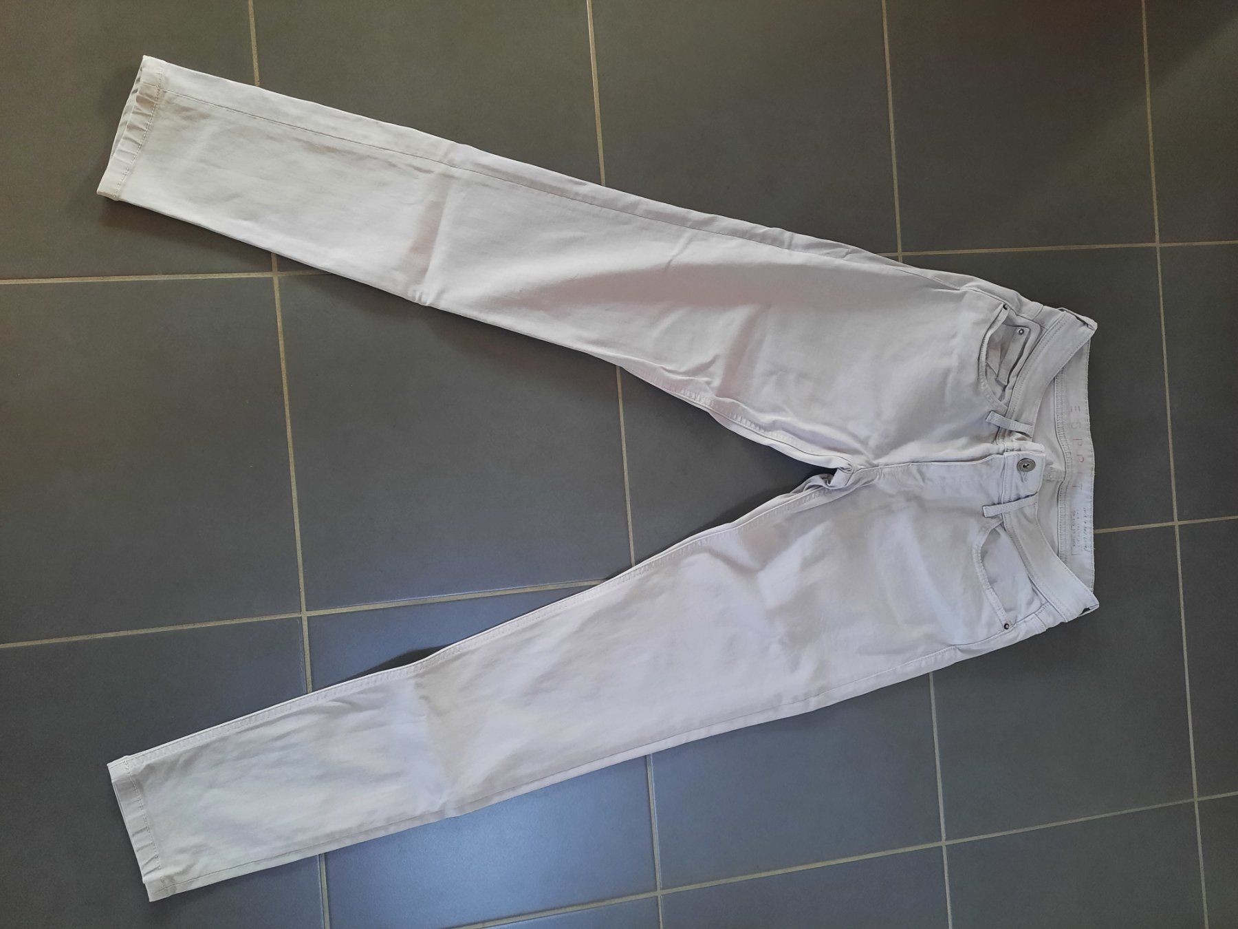 Esprit Jeans: Graue Hose Esprit 38/32 – Gebraucht aus Tecknau von easton82