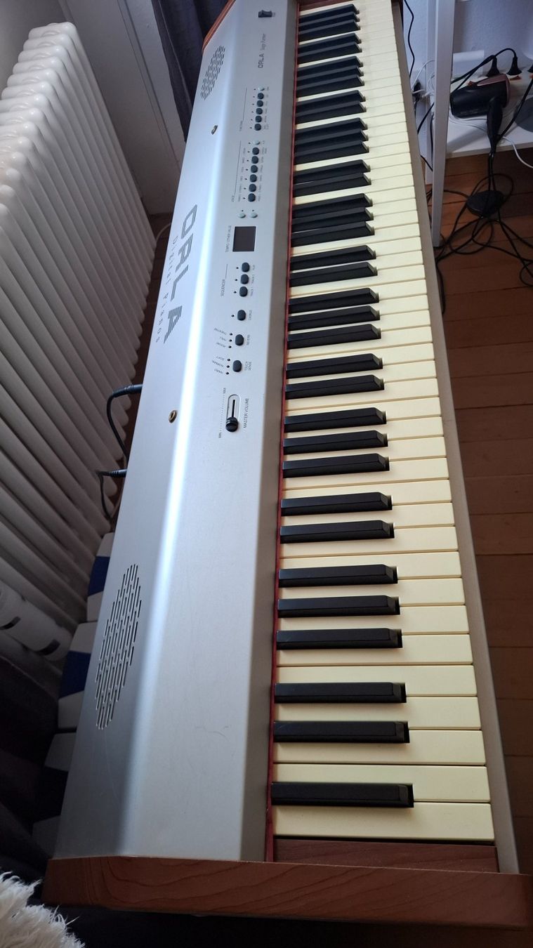 Strumenti musicali: Orla Stage Partner Digital Piano – Usato da Bern venduto da Schneebrowsky