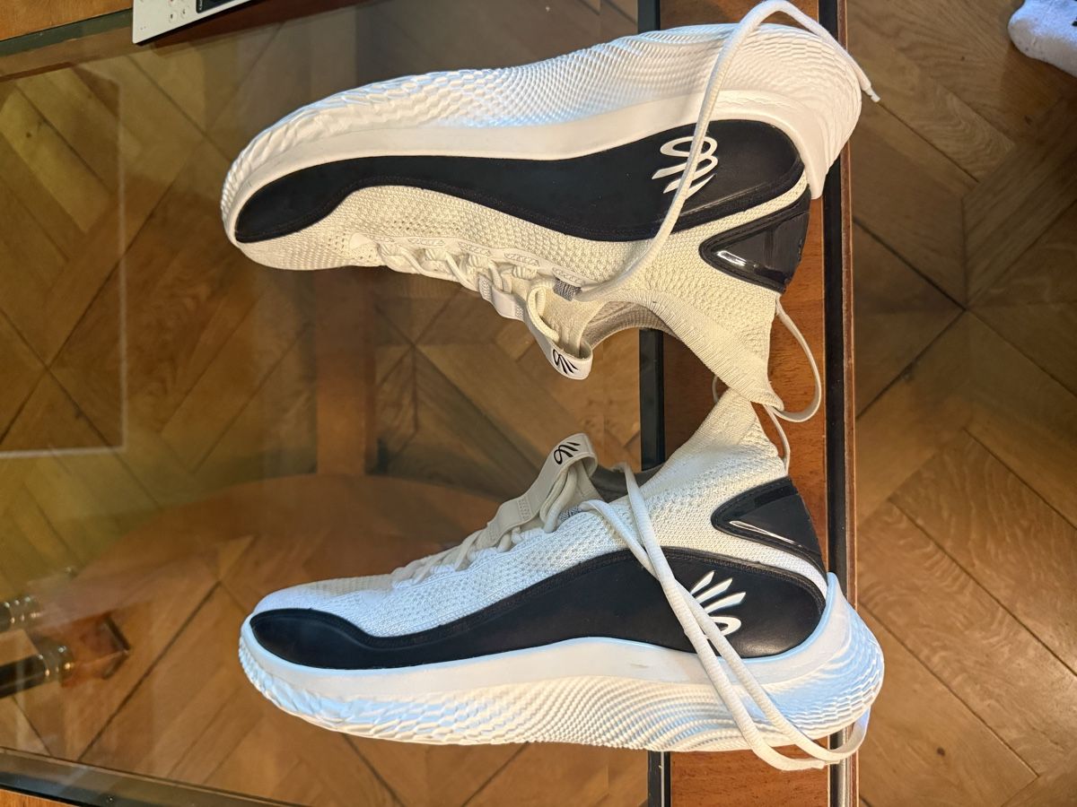 Under Armour Scarpe da uomo: Under Armour Curry Flow 8 sneakers – Nuovo (secondo la descrizione) da Morges venduto da osc_klm9 2