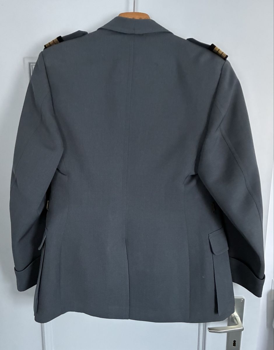 Schweizer Armee Uniformi: Uniform Oberst im Gst. Robert Anken – Usato da Gutenswil venduto da Antiques77 2