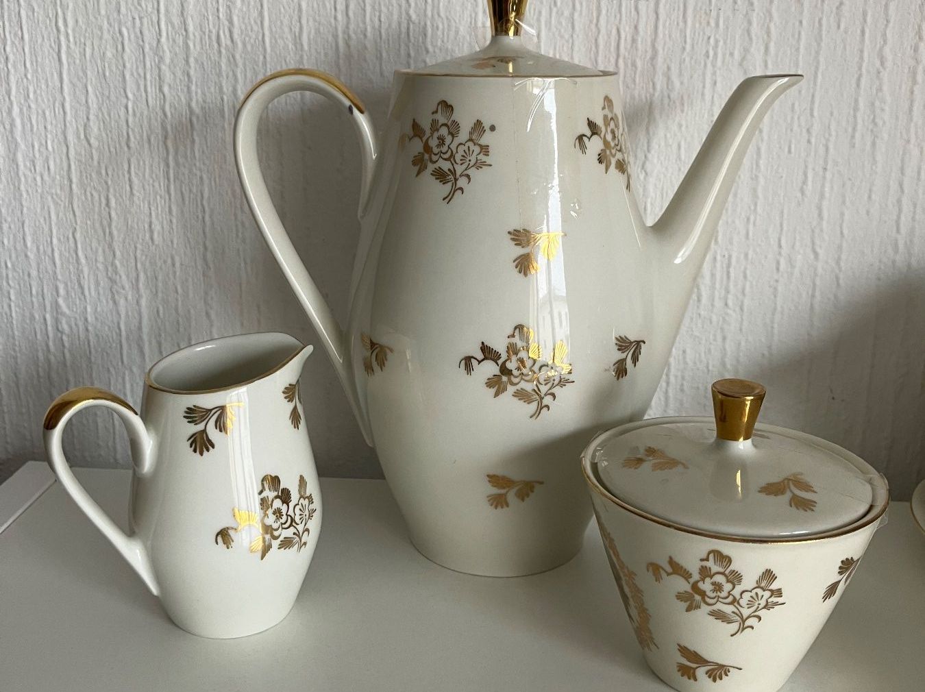 Set di piatti: Service à café vintage Bavaaria doré, – Usato da Peseux venduto da Chimon59 6