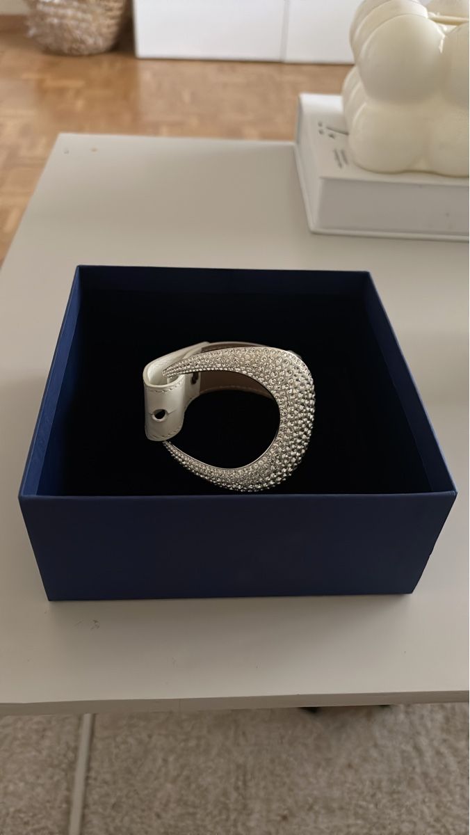 Swarovski Bracciali & Braccialetti: Swarovski Sparkling Crystal Cuff Bracelet – Nuovo (secondo la descrizione) da Wald ZH venduto da bea_lqb6