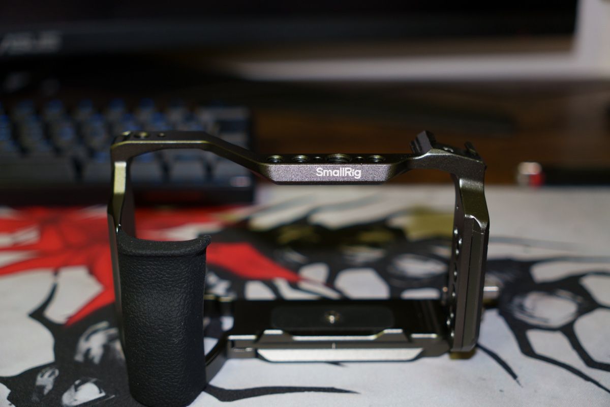 Smallrig Altri Accessori: Smallrig Hawklock Cage Kit für Sony Alpha 6700 – Nuovo (secondo la descrizione) da Thun venduto da Hamdi-01