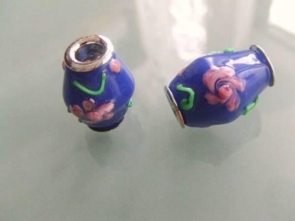 Perle (finte): Glasperle  Blumen, blau, oval – Nuovo (secondo la descrizione) da Alpnachstad venduto da perlengaby