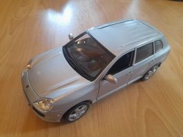 Porsche Cayenne Modellauto Maisto 1:18