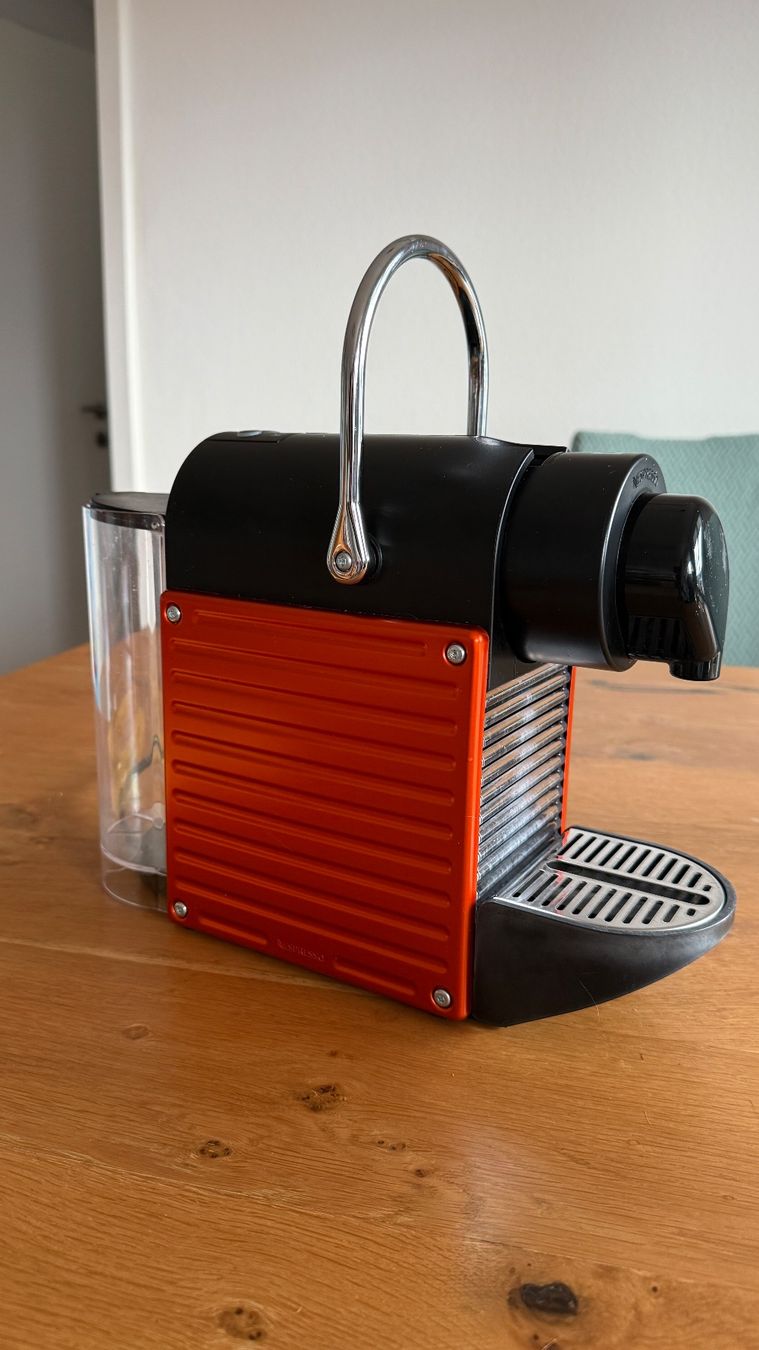 Nespresso Macchine per caffè & Macchine per espresso: Nespresso Pixie Machine – Usato da Münsingen venduto da Onixy 1