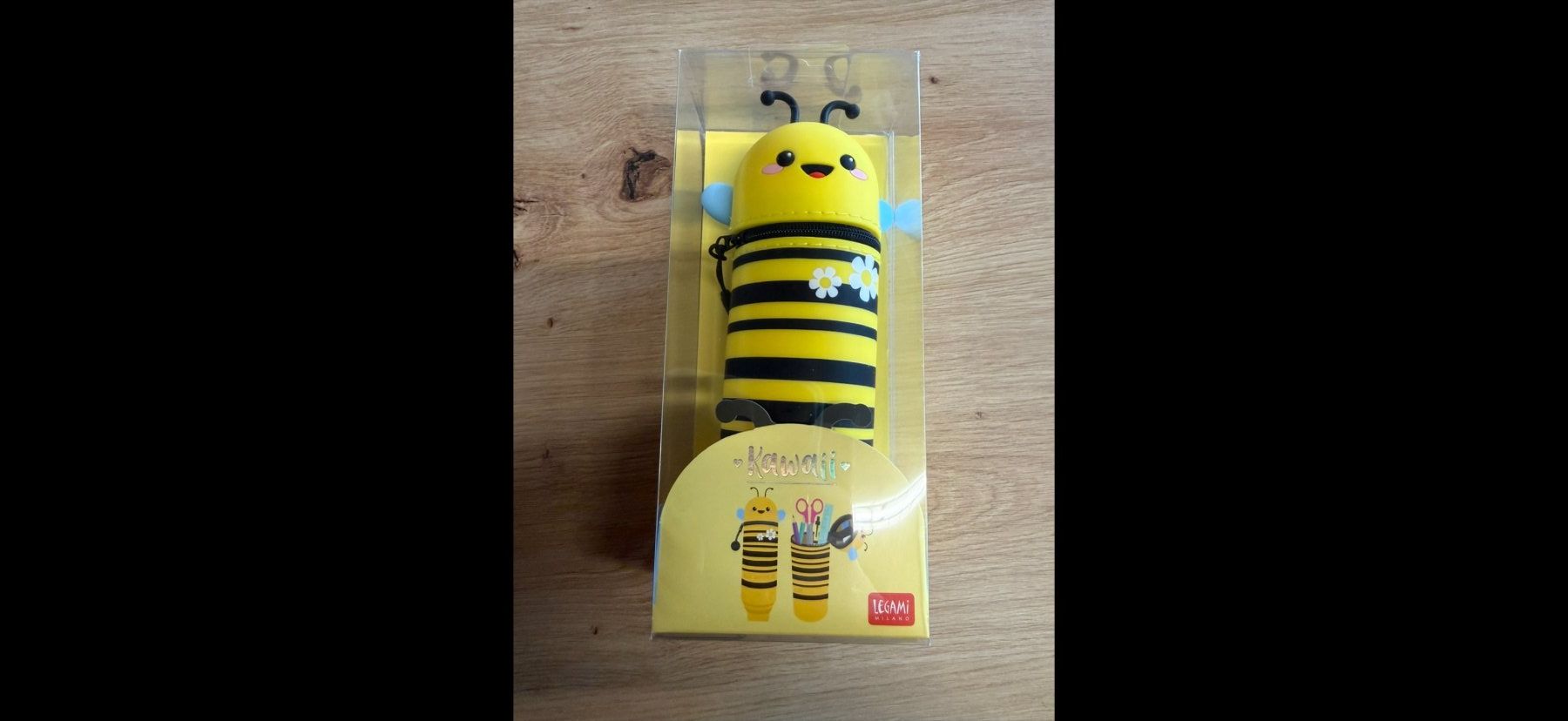 Legami Schüler-Etuis: Legami Etui , Kawaii, Bee "Different" – Neu und originalverpackt aus Riniken von Chippie222000