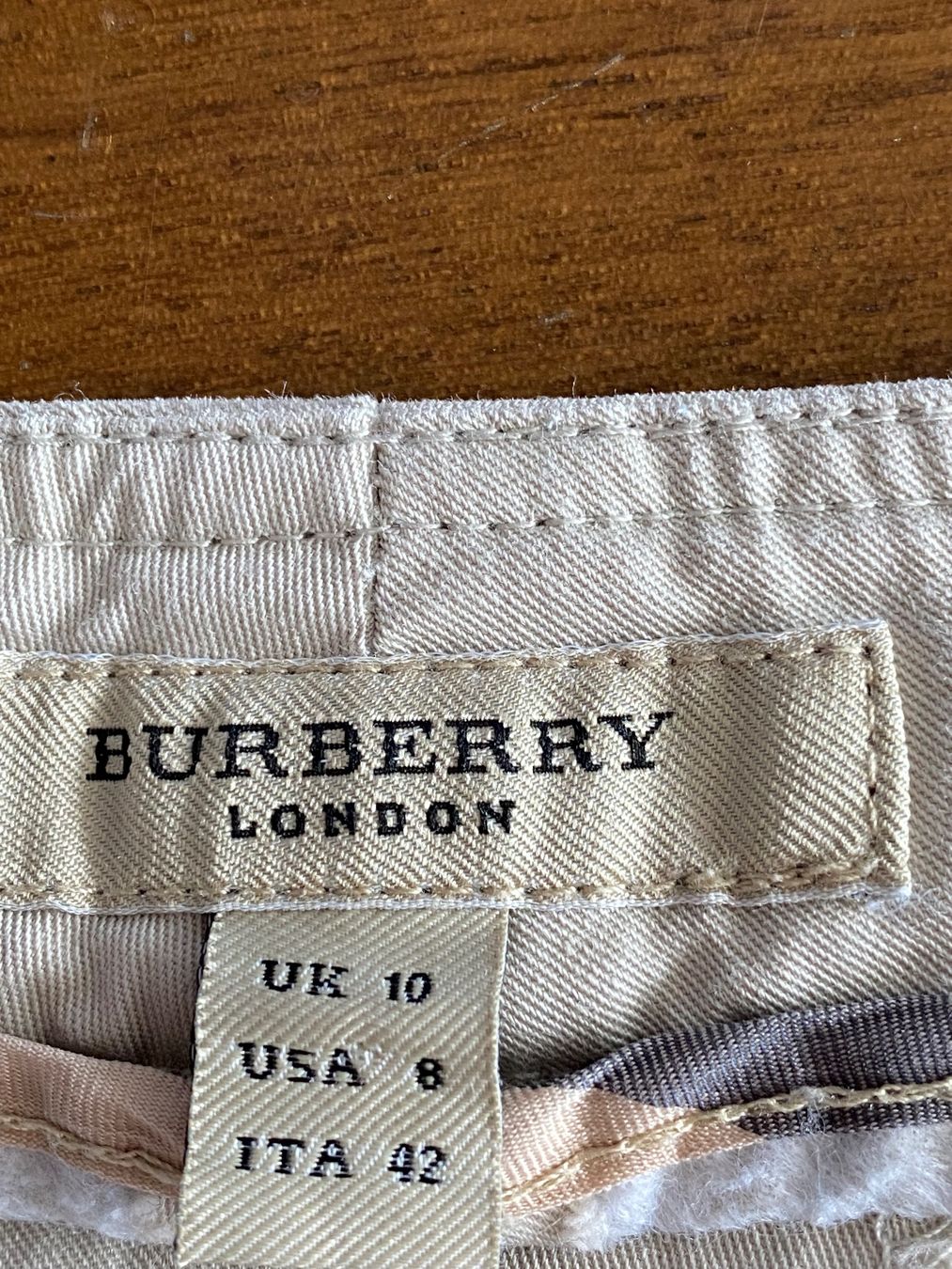 Burberry Pantaloni: Burberry Hose – Usato da Küssnacht venduto da Flowerlady 3