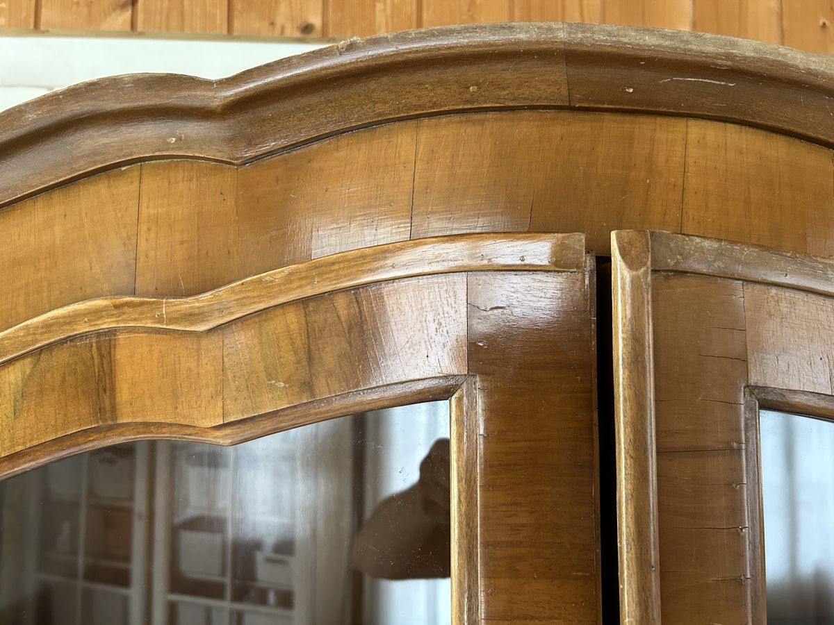 Vetrine: Wunderschöne Antike Holzvitrine – Usato da Frümsen venduto da Roxolana 4