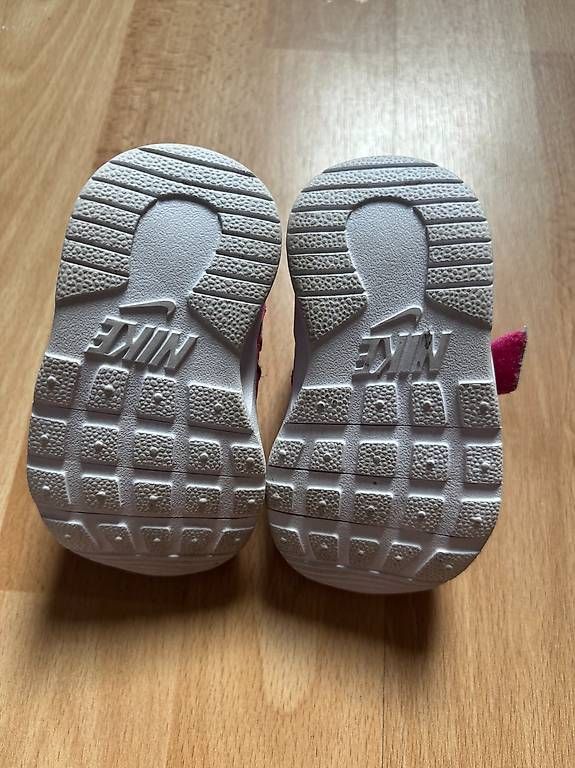 Nike Chaussures garçon: Nike Baby Sneakers – Neuf (Voir description) à Zürich par Tcolijn 1