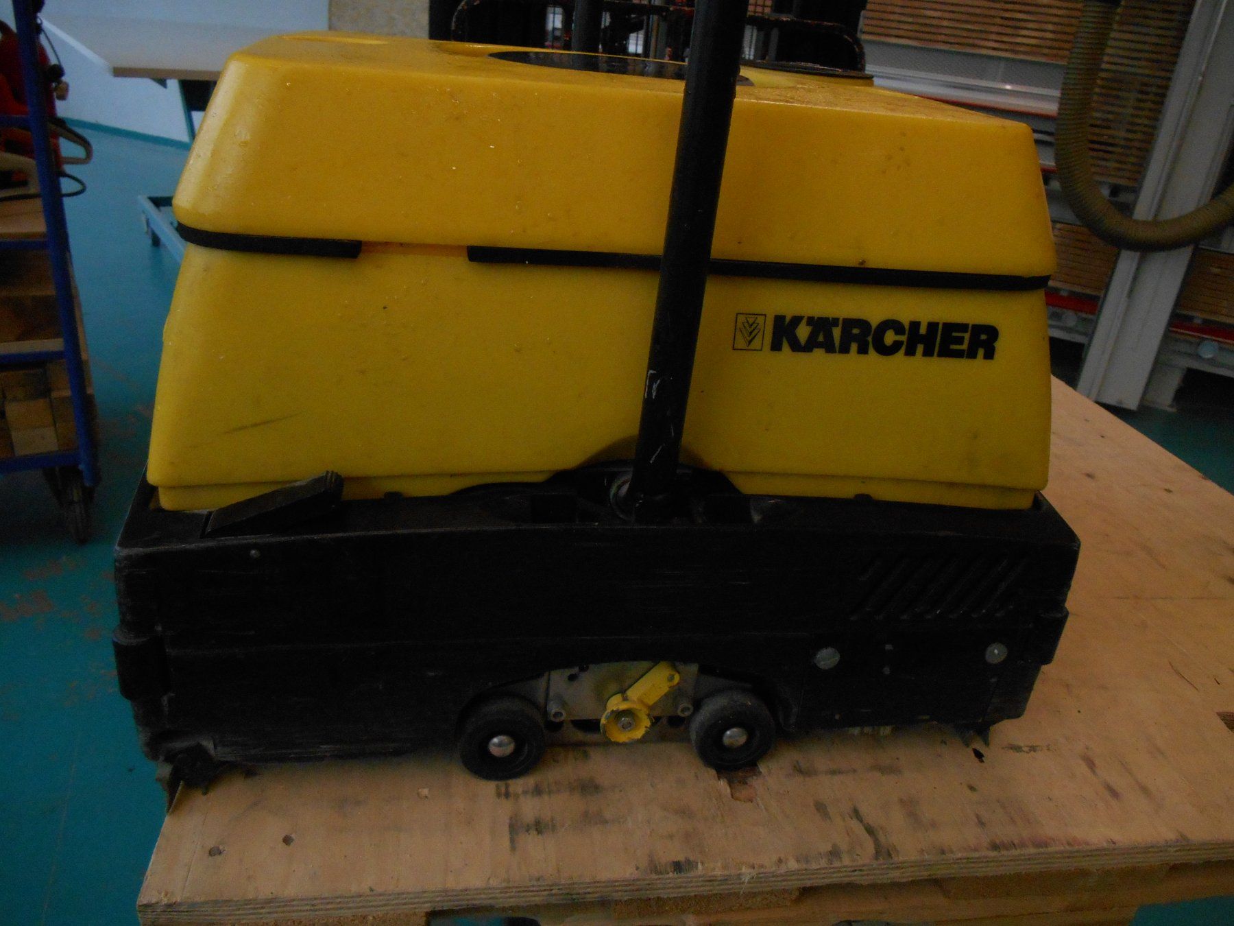 Kärcher Tutte le macchine: Putzmaschine Kärcher – Usato da Wetzikon ZH venduto da holz01
