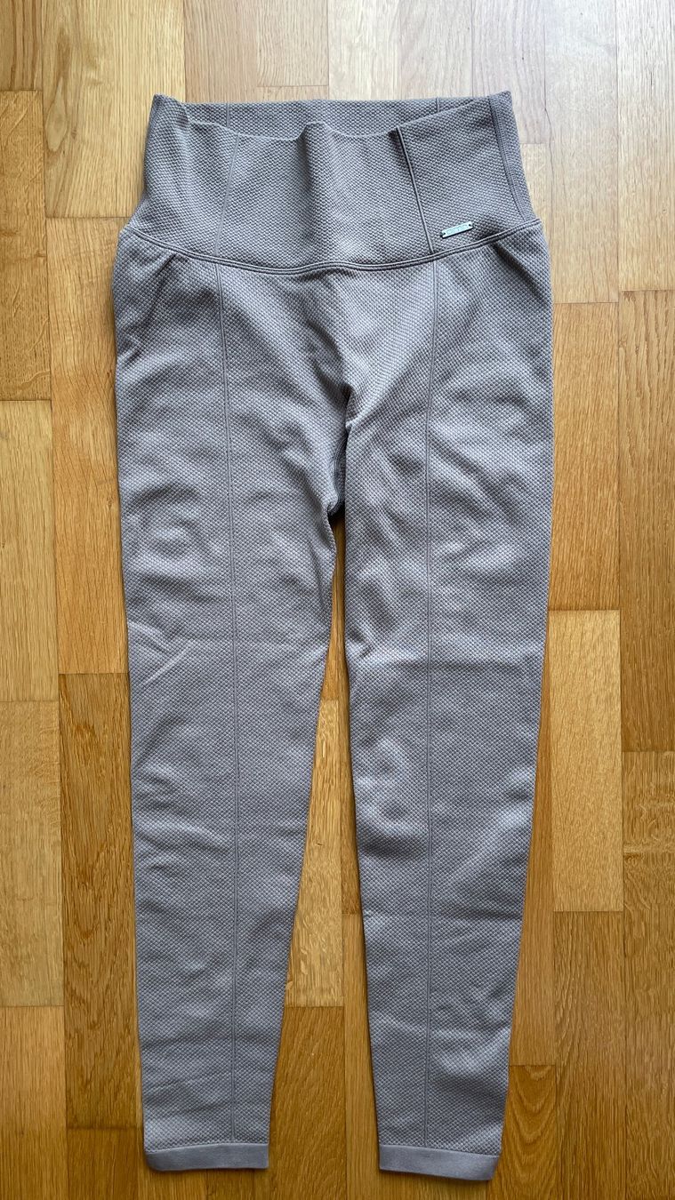 Leggings: Sportleggins aim'n, Grösse M – Usato da Burgdorf venduto da Crown.