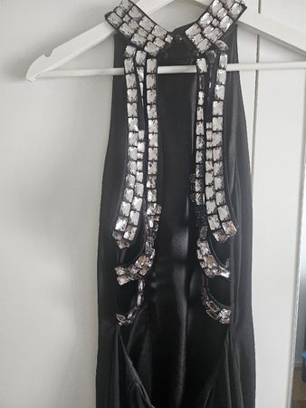 Wunderschönes bodenlanges schwarzes Abendkleid