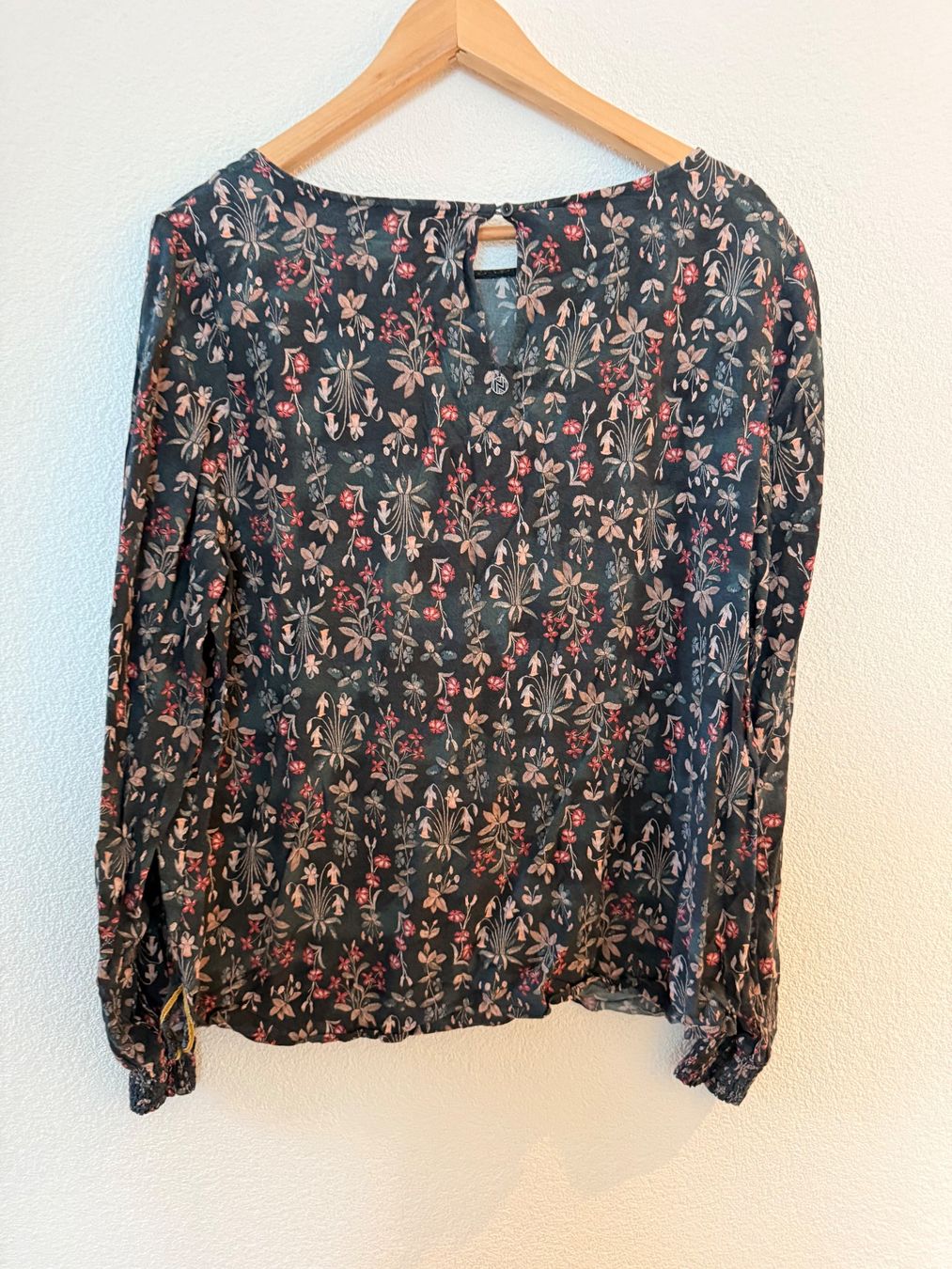 Nile Camicette: Nile Bluse, dunkelgrün mit Blumen, L – Usato da Hermrigen venduto da rosalindis 1