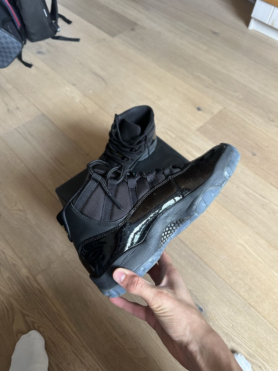Jordan Scarpe da uomo: Jordan 11 Black – Usato da Seltisberg venduto da izz_8xth 2