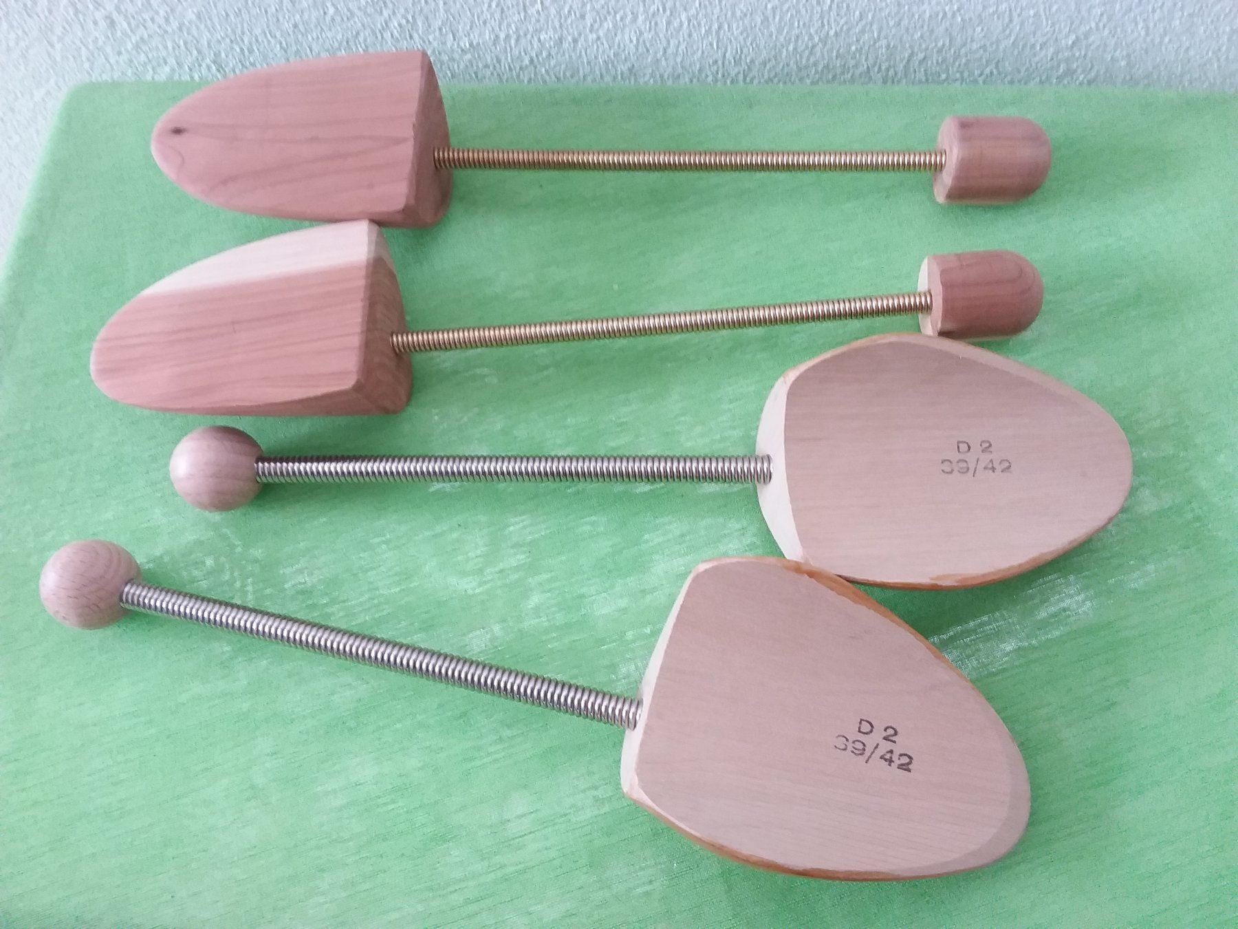 Altro in  Abbigliamento & Accessori: 2 Holz Schuhspanner, 2 Grössen, NEUWERTIG – Usato da Uitikon Waldegg venduto da Risibisi7 1