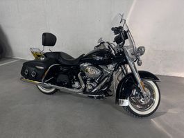 Harley Davidson FLHRC Road Kind Classic 2012, mit 18'000 km