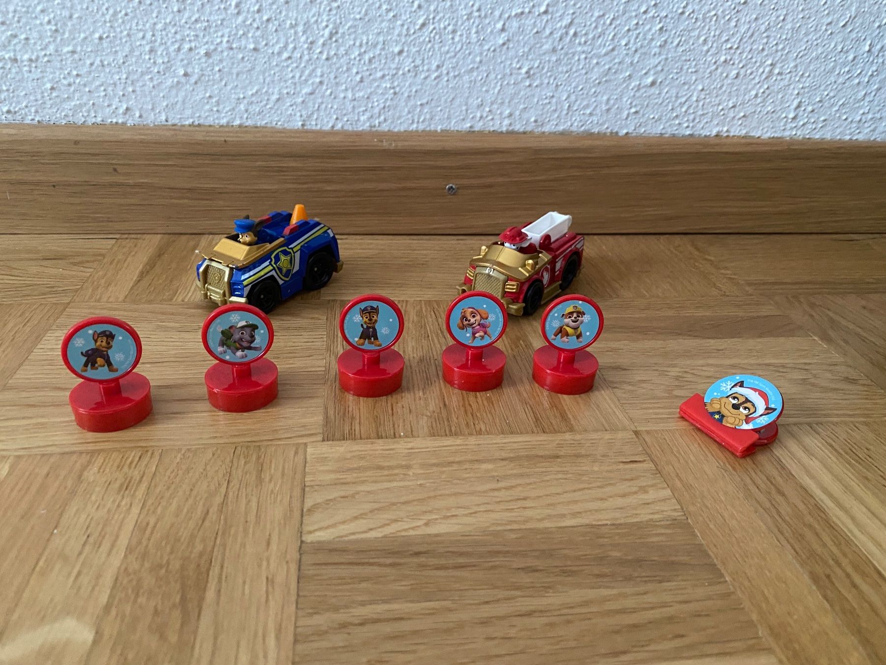 Spielzeuge: Paw Patrol Stempel mit 2 Autos – Gebraucht aus Zürich von MaSte 1