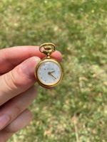Le Pin's aly "Broschenuhr", Vintage