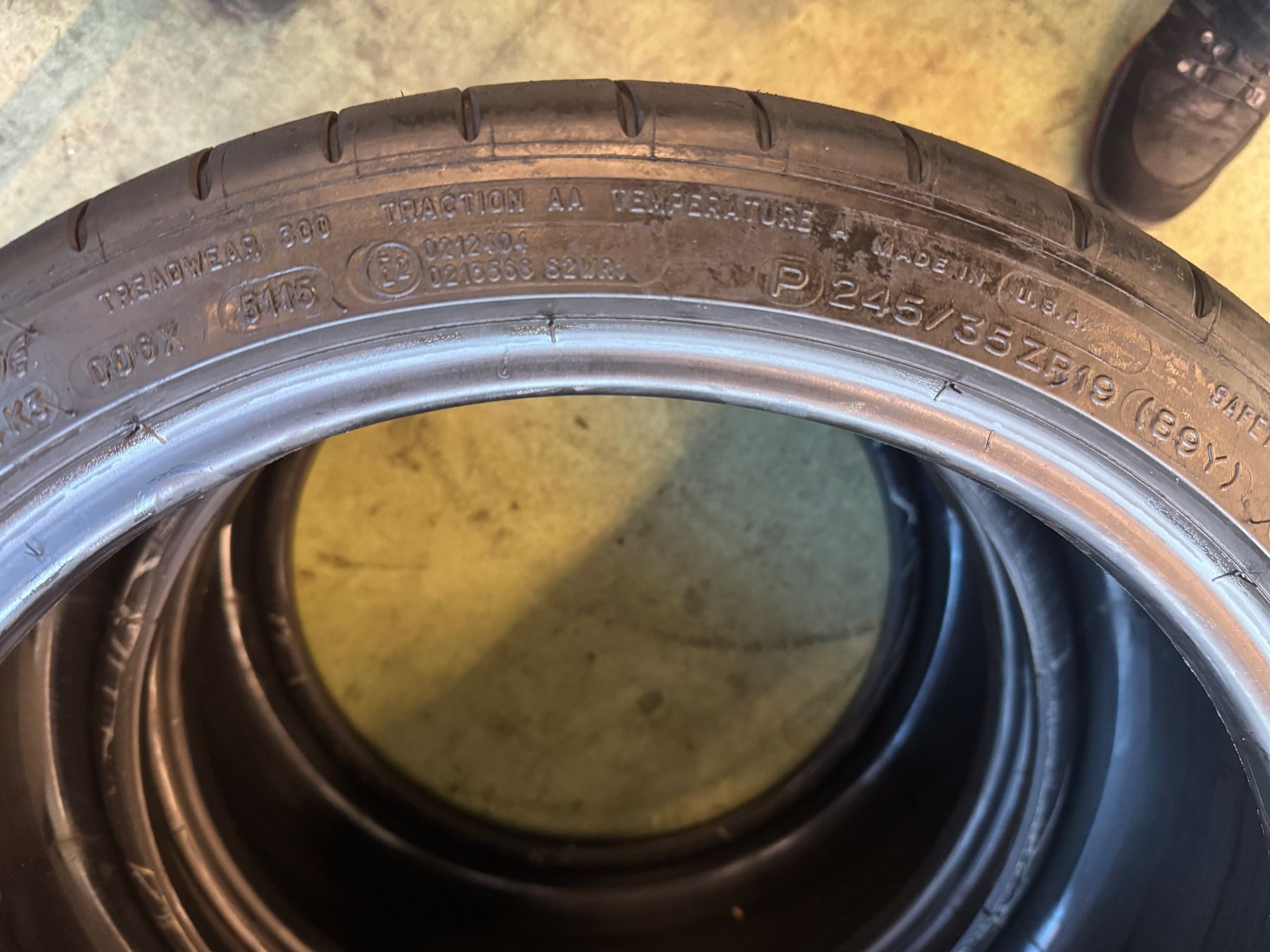 Michelin Pneus & Kompletträder: 245/35R19 – Gebraucht aus Widen von Dinero02 5