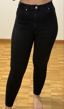 Jean noir taille haute Bershka, taille 36