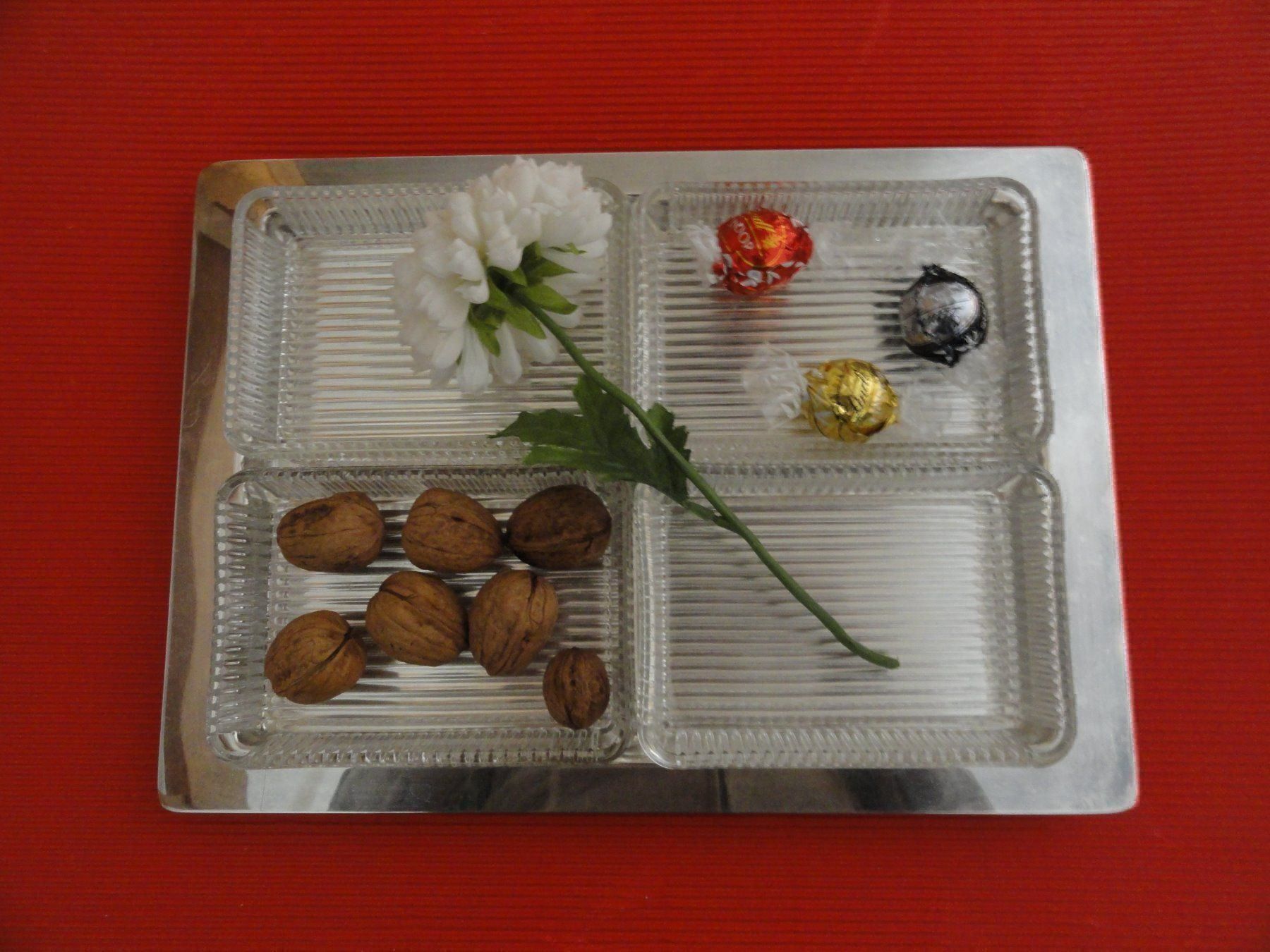 Piatti di portata: Tablet aus Silinox mit 4 Glasschalen – Usato da Winterthur venduto da Green-Future 1
