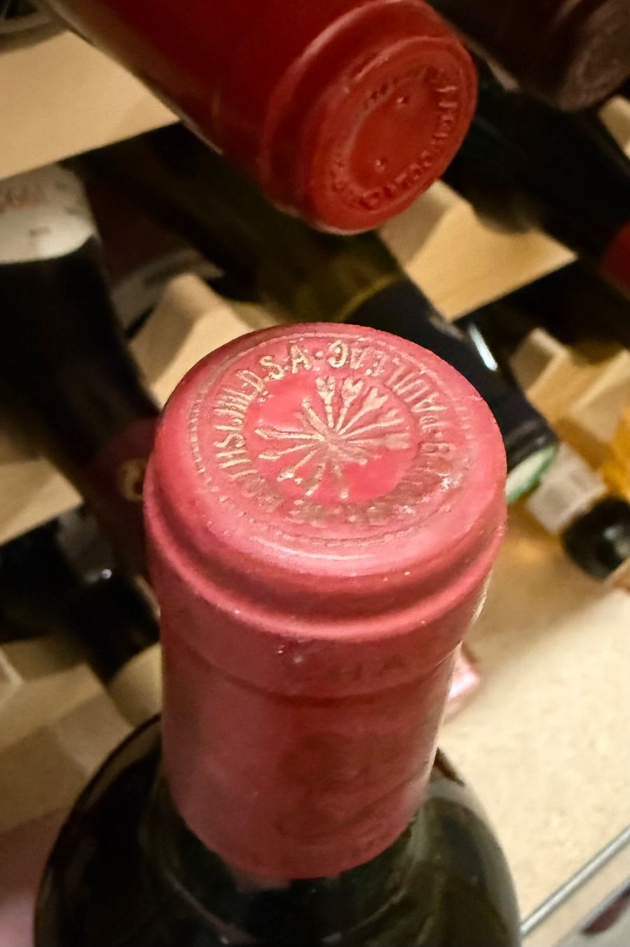 Mouton Rothschild Vino: Château Mouton Rotschild 1980 – Nuovo e nell'imballaggio originale da Troinex venduto da Airain 2