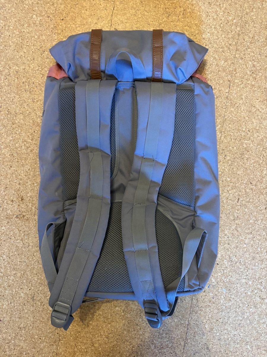 Herschel Zaini: Rucksack Herschel Little America grau – Usato da Rapperswil SG venduto da sas_lt9y 1