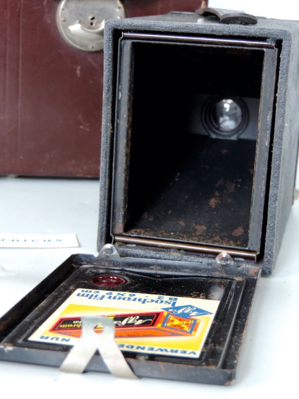 Agfa Fotocamera: Antike Agfa Box Kamera mit Lederetui – Usato da Horw venduto da luzernicus 4