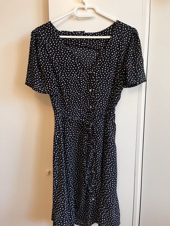 Sommerkleid gepunktet
