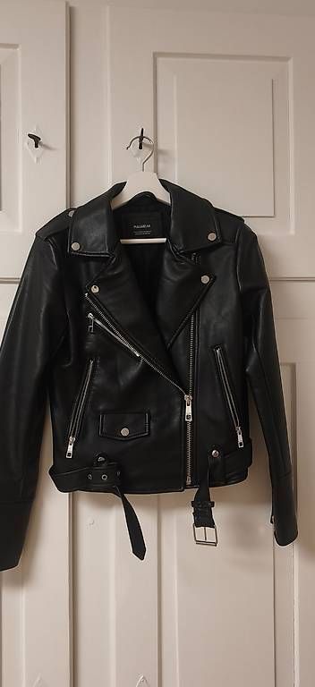 Jacken: Pull&Bear Bikerjacke schwarz  Grösse M  neu – Neu und originalverpackt aus Schaffhausen von wanno