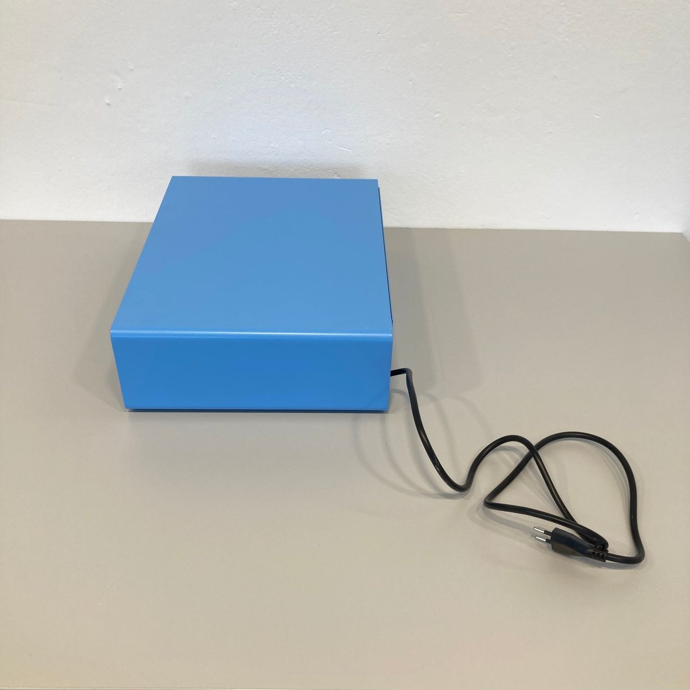 Lista Armadi: Lista Office Plug Ablagefach Hellblau - mit 2 Steckern – Usato da Schönenwerd venduto da mcofficeshop 4