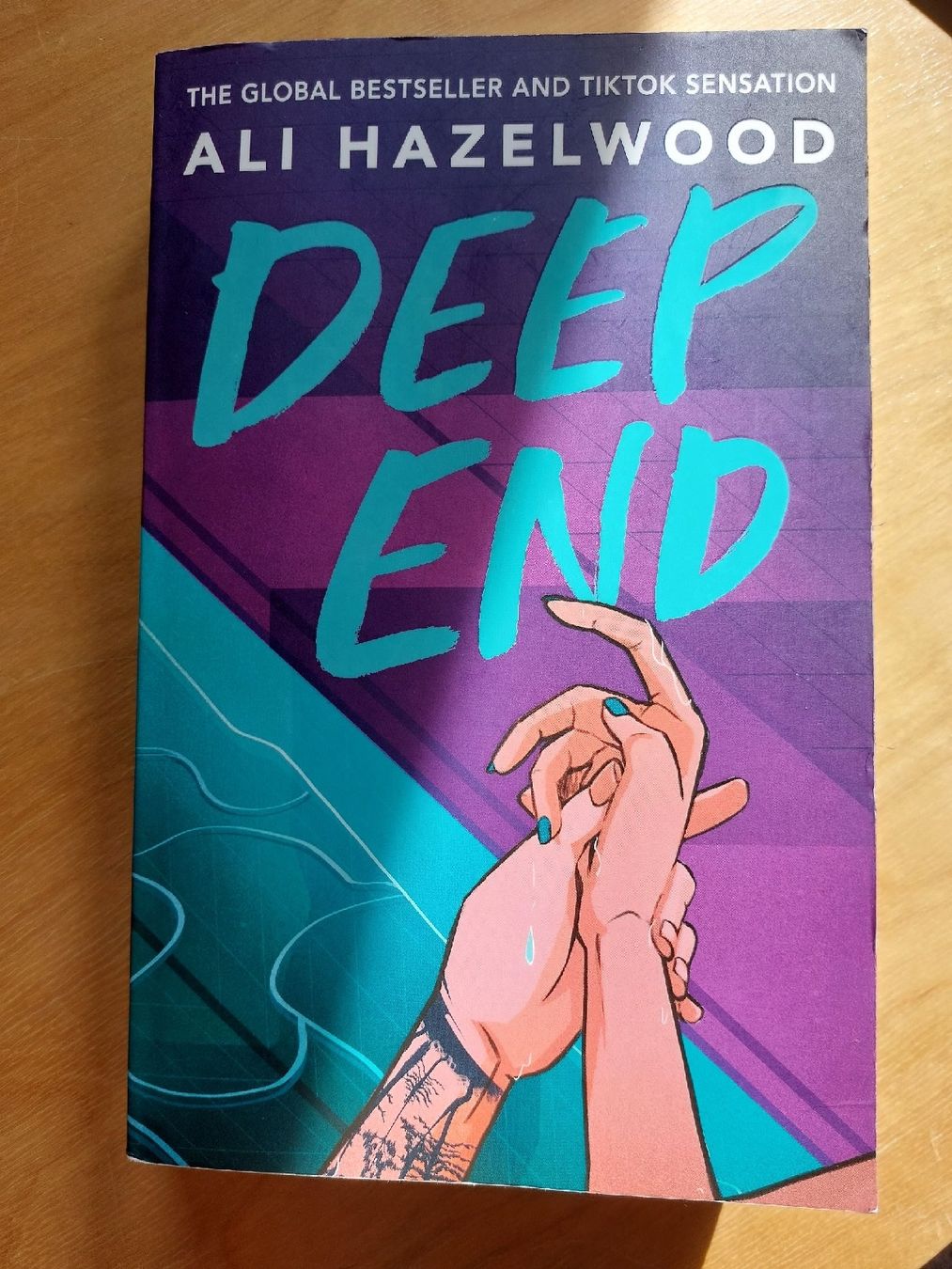 Bücher: Deep End by Ali Hazelwood – Gebraucht aus Effretikon von jea_yq2t