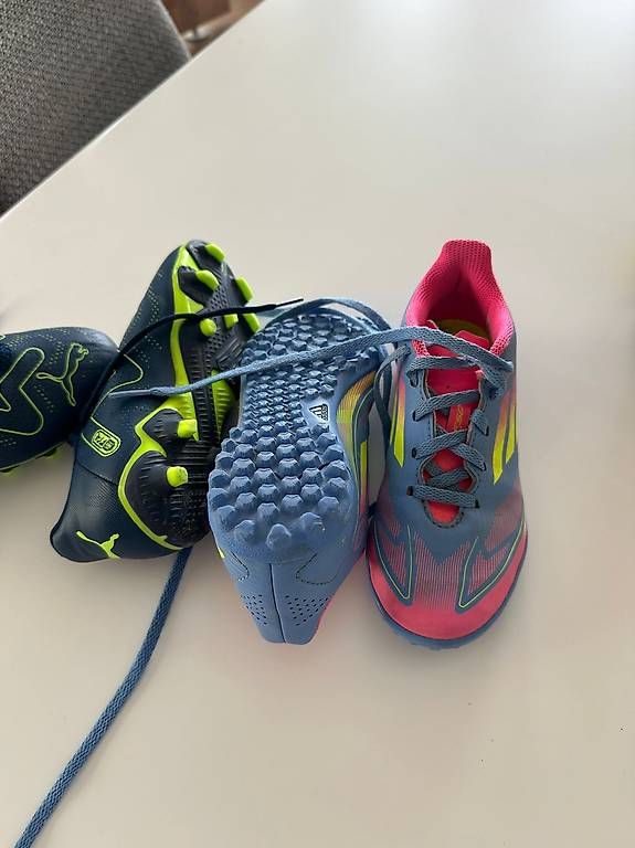 Scarpe per ragazzi: Puma & Adidas (Size: 29/31) – Usato da Zürich venduto da saketo 3