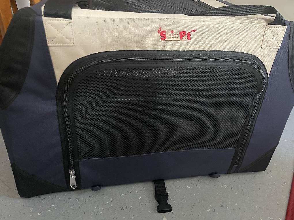 Giocattoli: Box SwissPet per auto  – Usato da Giubiasco venduto da Deby01 2