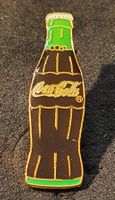 GG348 - Pin Coca Cola Flasche