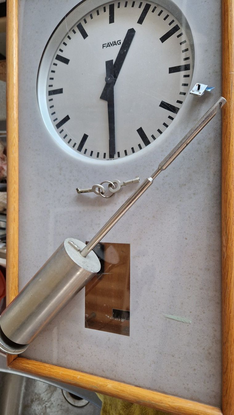 Orologi: FAVAG Industrie - Uhr – Difettoso da Sins venduto da 6330berno 1