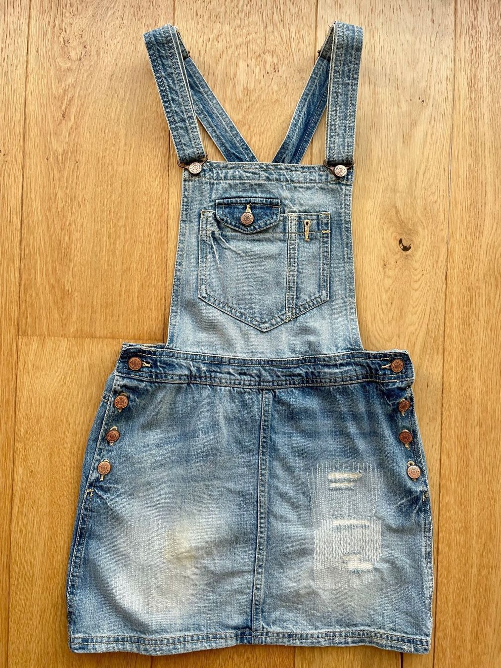 Vestiti: H&M Denim Latzrock (36) – Usato da Triesen venduto da antonellaaa_